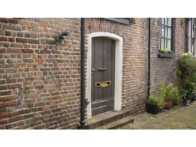 Brievenbusdoos Raadhuis 180x115x28mm krimp a 25 stuks golfkarton bruin