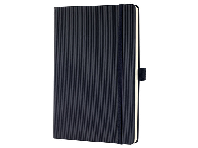 Benachrichtigungsbuch Conceptum Pure A5, schwarz, 5 mm, Hardcover. Genummerte Seiten, Innenausstattung, elastisches DMV-Kabel, Stifthalter, 2 Stifte. 194 Seiten 80 Gramm chamoiskleriges Papier. PEFC-zertifiziert