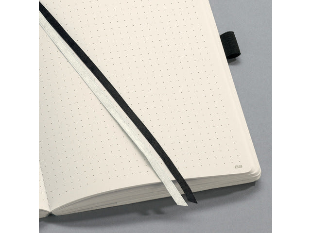 Notitieboek Conceptum, A4 zwart puntgelijnde softcover.