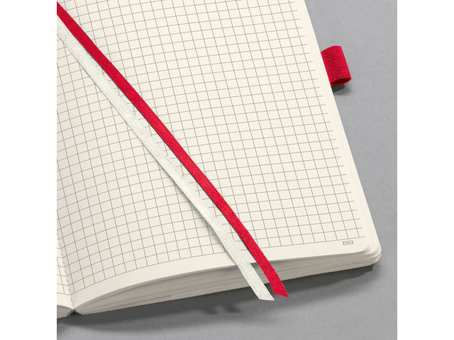 Benachrichtigungsbuch Conceptum Pure A4, rot, 5 mm, rot, Softcover. Genummerte Seiten, Innenausstattung, elastisches DMV-Kabel, Stifthalter, 2 Stifte. 194 Seiten 80 Gramm chamoiskleriges Papier. PEFC-zertifiziert.