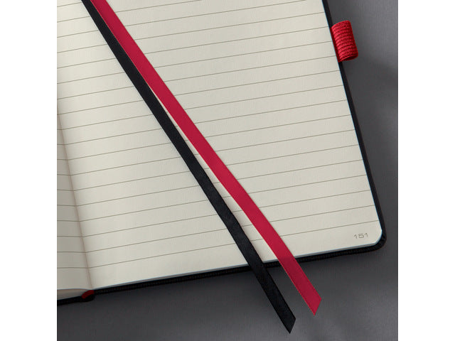 Benachrichtigungsbuch Conceptum RED Edition A4 schwarz gelinieter Hardcover. Genummerte Seiten, Innenausstattung, elastisches DMV-Elastik, Lus für den Stift, 2 Leisten. 194 Seiten 80 Gramm chamoiskleriges Papier. PEFC-zertifiziert