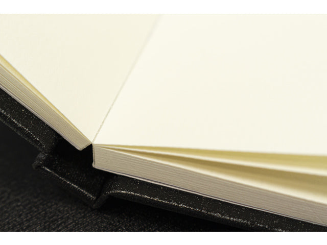 Aquarelboek Kangaro A6 luxe kaft 30 vel 200 grams aquarelpapier. Leeslint en elastiek.