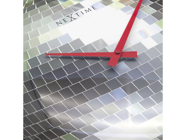 Stille Wanduhr - 35cm - Discobal - Koepelvormig Glas - NeXtime "Disco Ball"