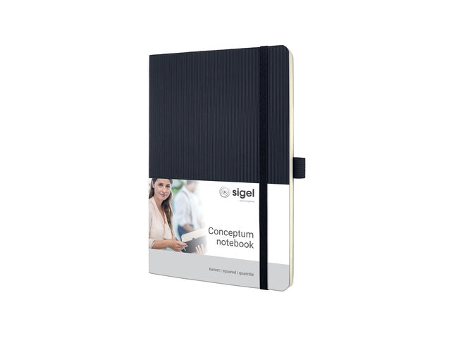 Benachrichtigungsbuch Conceptum Pure A5 schwarz 5 mm schwarz Softcover. Genummerte Seiten, Innenausstattung, elastisches DMV-Kabel, Stifthalter, 2 Stifte. 194 Seiten 80 Gramm chamoiskleriges Papier. PEFC-zertifiziert.